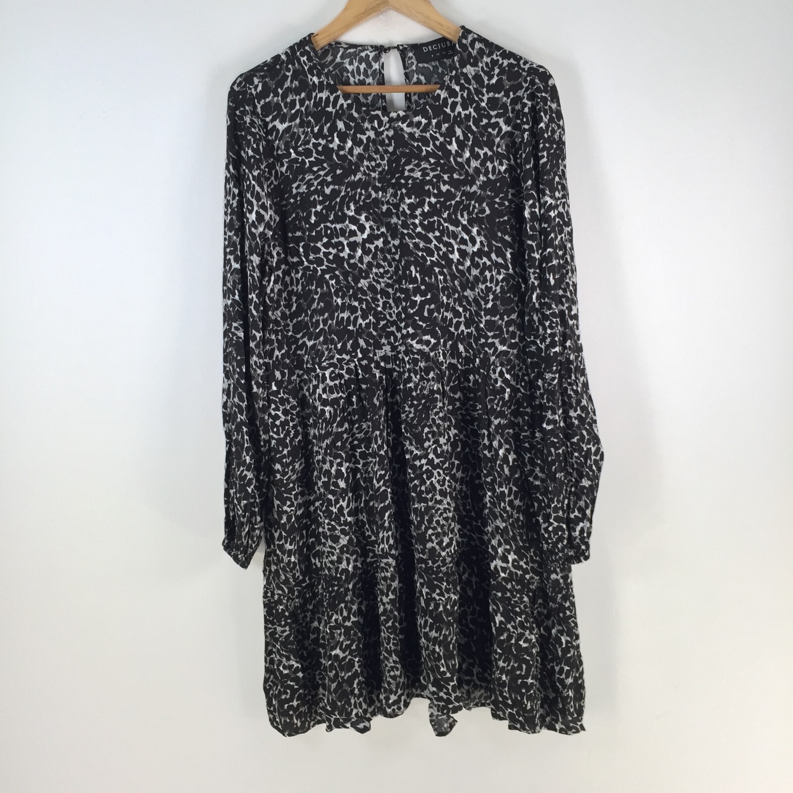 Decjuba dress womens 14 shift snow leopard long sleeve viscose 104133