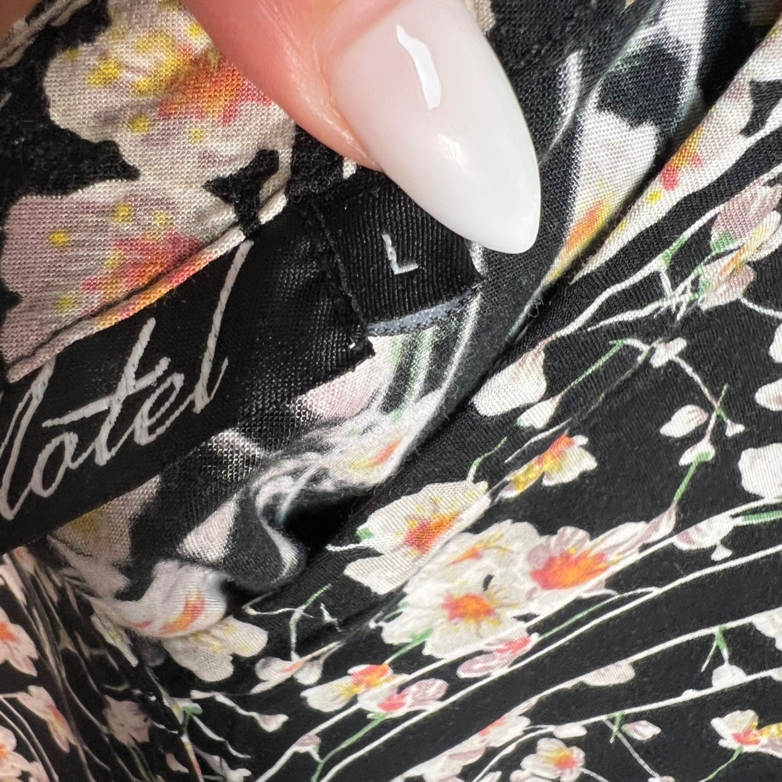 Motel Black Floral V-Neck Short Sleeve Mini Dress Large 100% Viscose