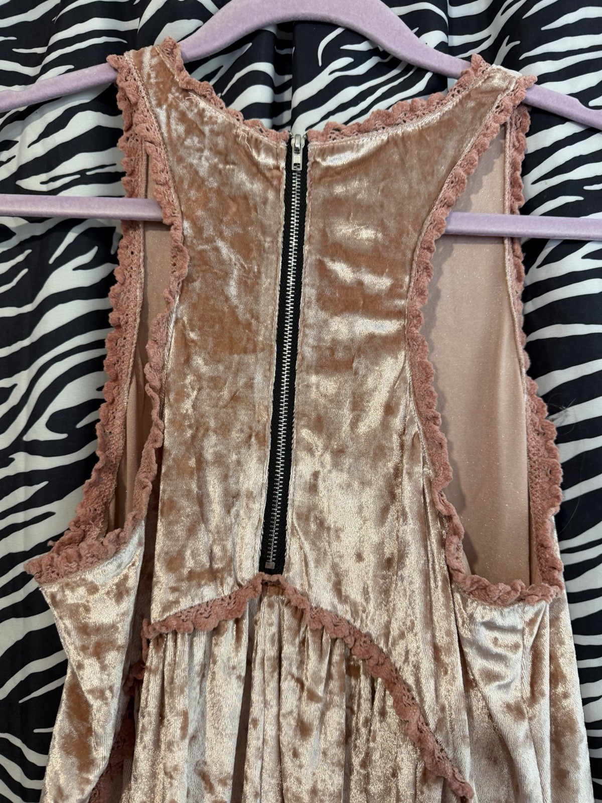 POL Pink Solid Velvet Hi-Low Sleeveless Crew Neck Top w/ Zip, Size L