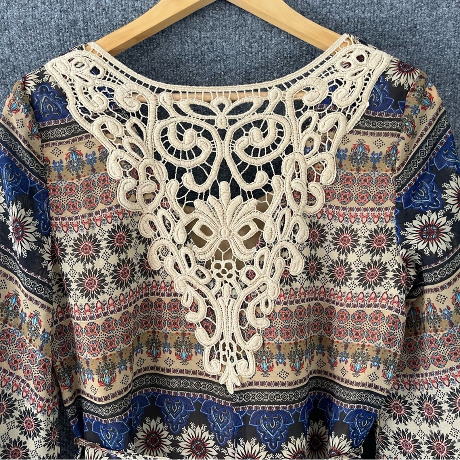 AUW Womens Crochet Back Floral Boho Dress Size Large Tan Navy Half Sleeve Lined