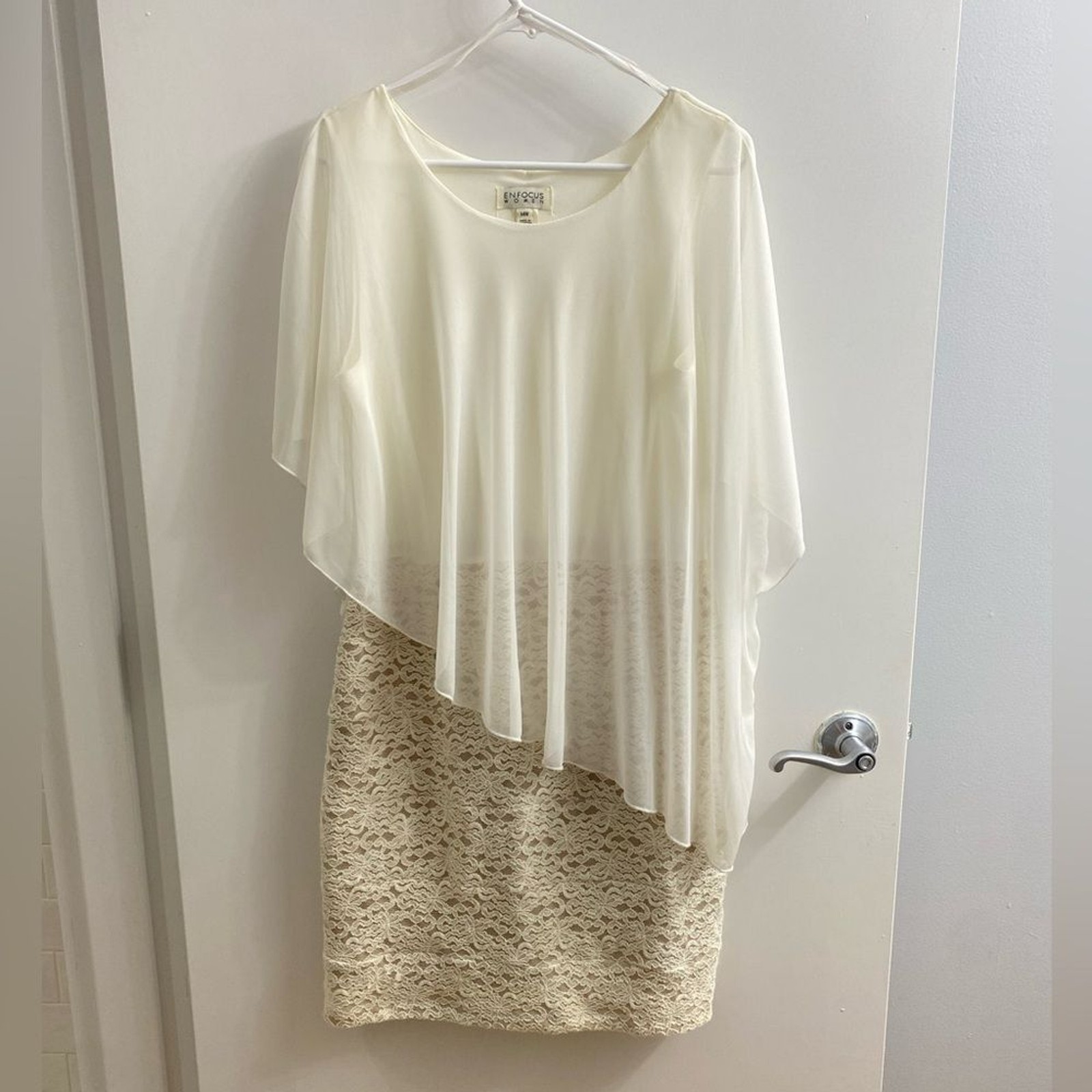 Enfocus Studio Cream Lace Dress Chiffon Overlay Cape Sleeve Cocktail Party 14W