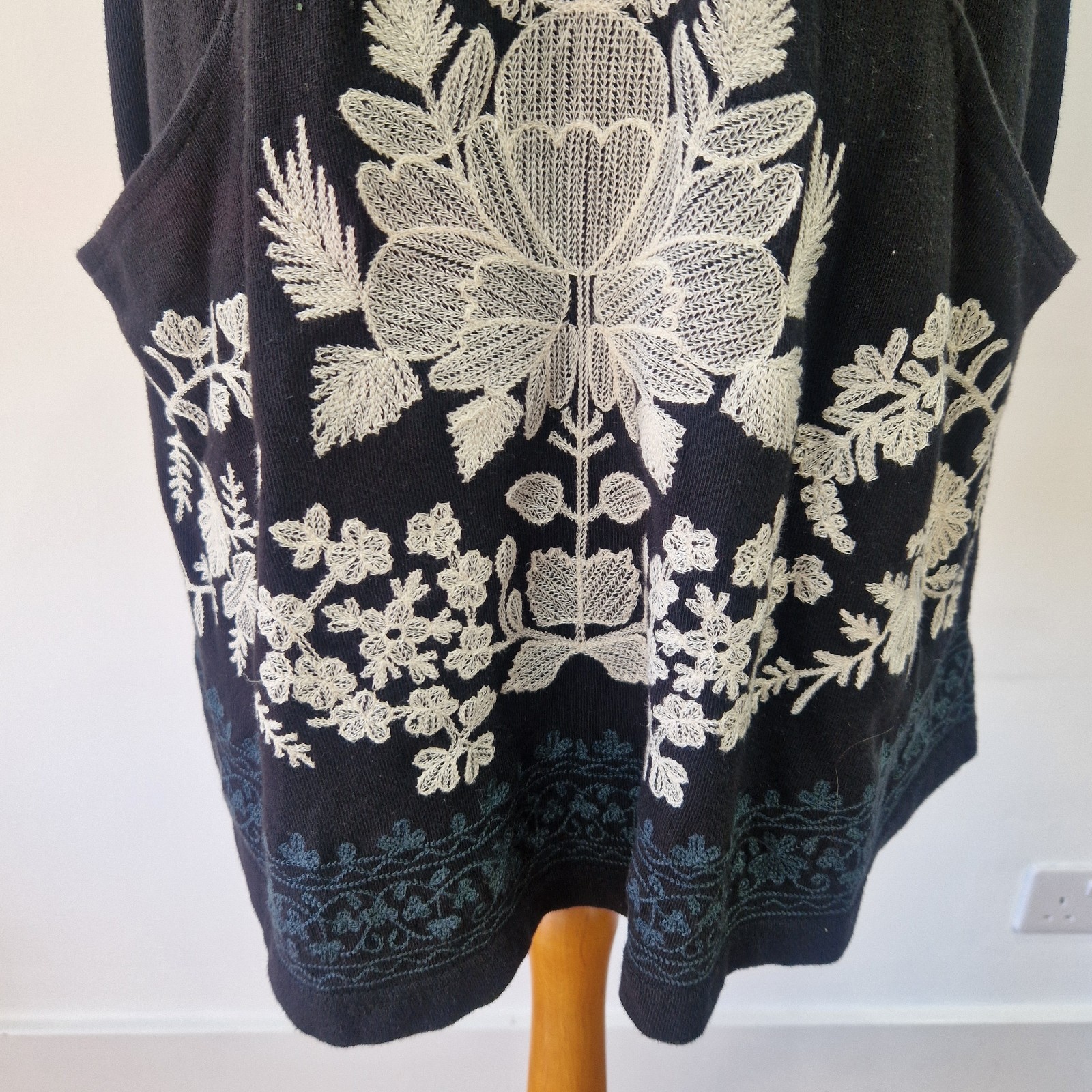 Free People Embroidered Mini Dress Black White Short Sleeve S 10 12 Casual Party