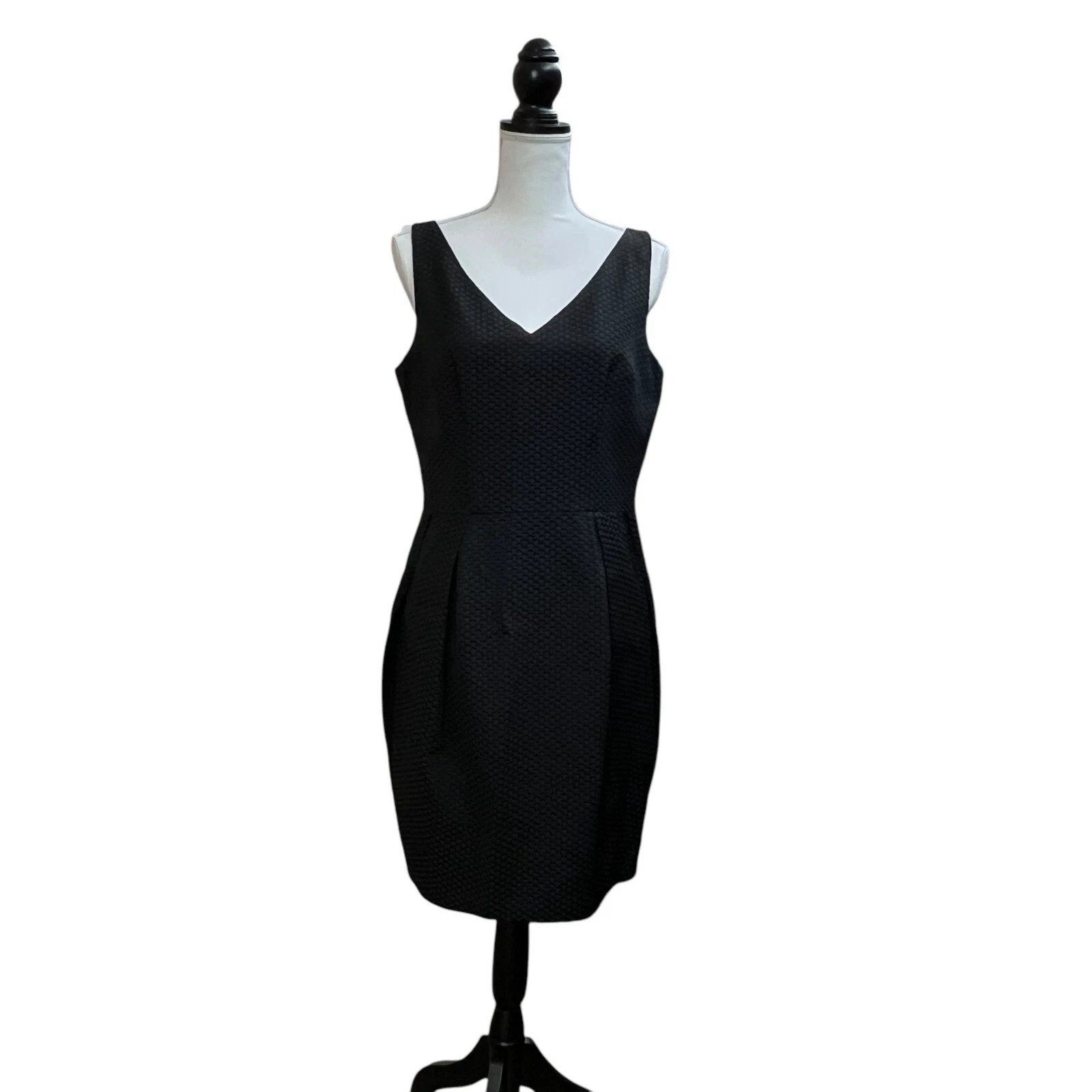 Ivy + Blu Women’s 10 Black Sheath Dress Sleeveless V Neck Classic Back Zip