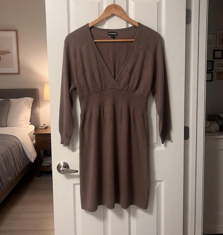 Express Women’s Brown Knit V-Neck 3/4 Sleeve Knee Sweater Dress Size S