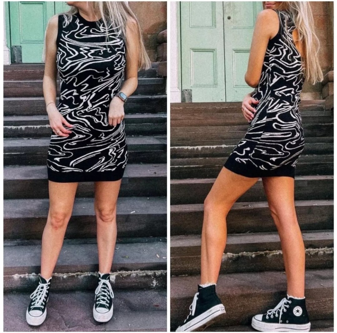 Sz M Sweater Dress Black and white swirl abstract print sleeveless Willow & Wind