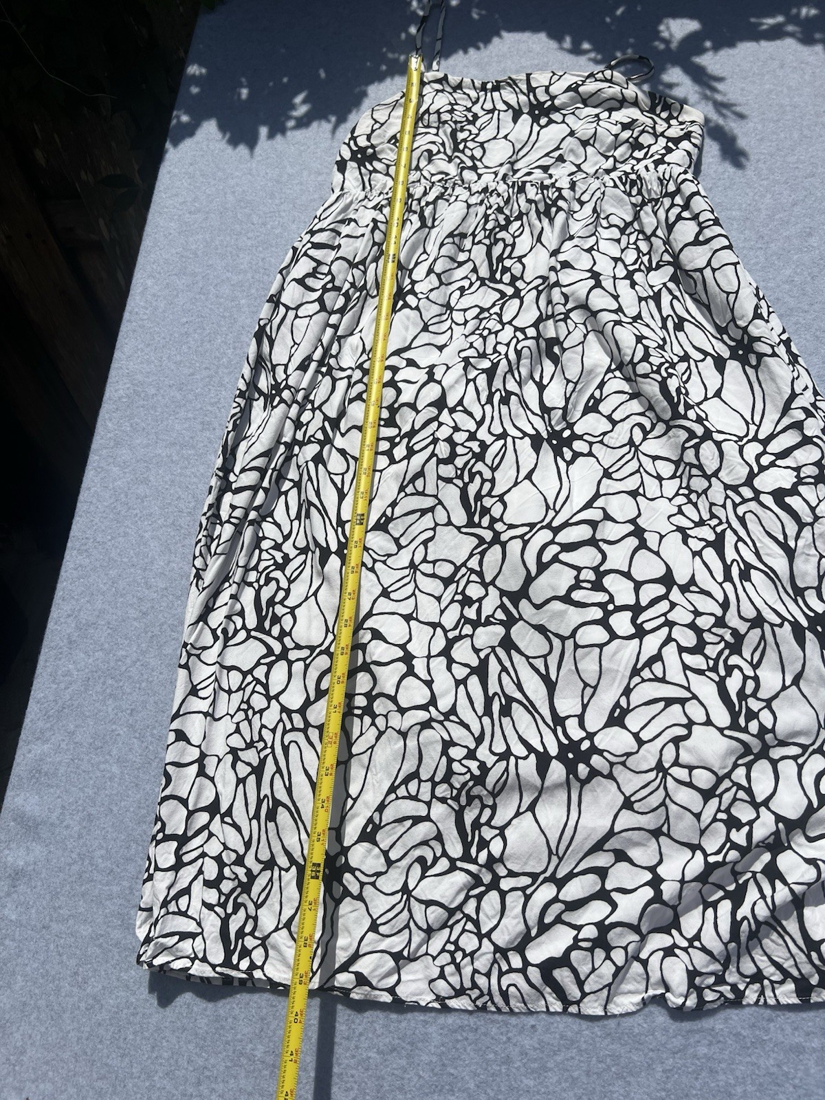 FUN2FUN Abstract Black White Smocked Spaghetti Strap Square Neck Midi Dress M