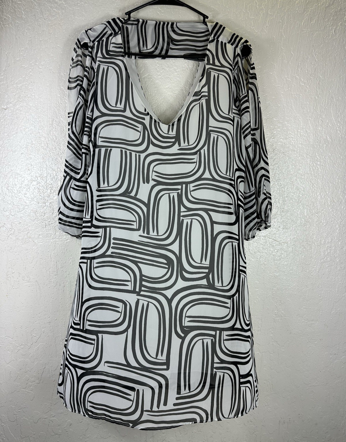 Bisou Bisou Black White Geometric Chiffon Shift Dress V-Neck 3/4 Sleeve 6