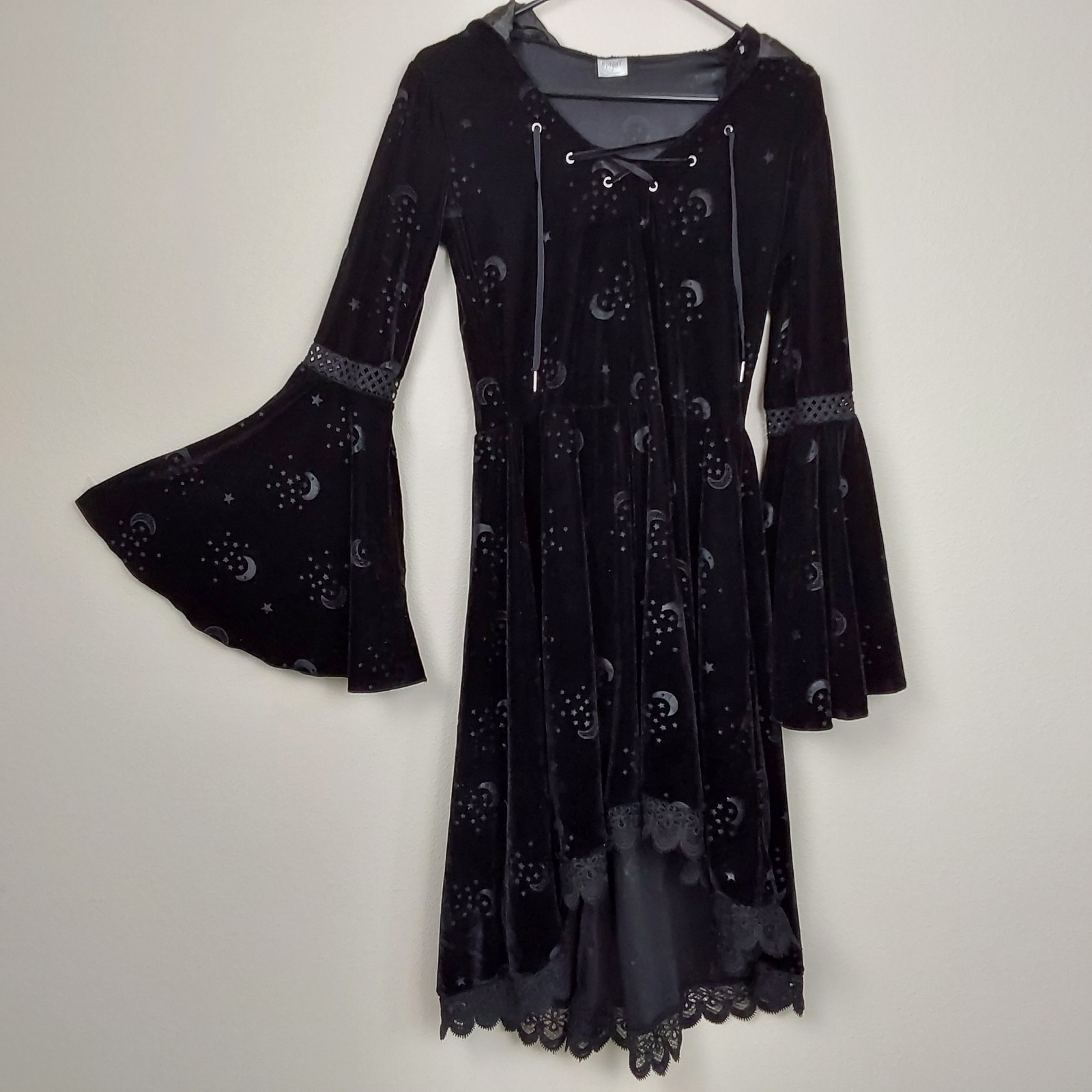 Spirit Halloween Black Velvet Celestial Witch Dress Hooded Whimsigoth Costume M