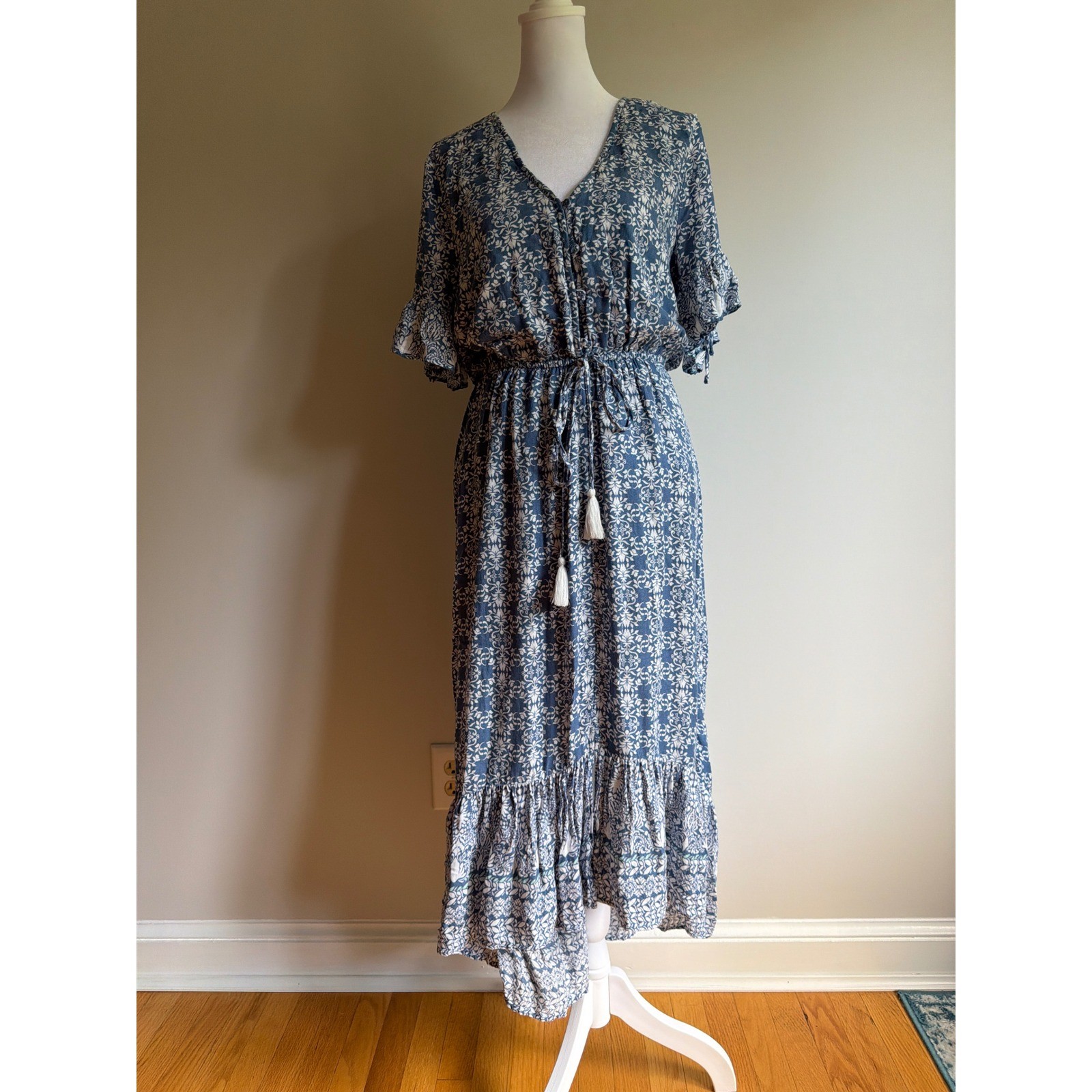 American Rag Blue Floral Maxi Dress V-Neck Ruffle Sleeve High Low Boho Medium