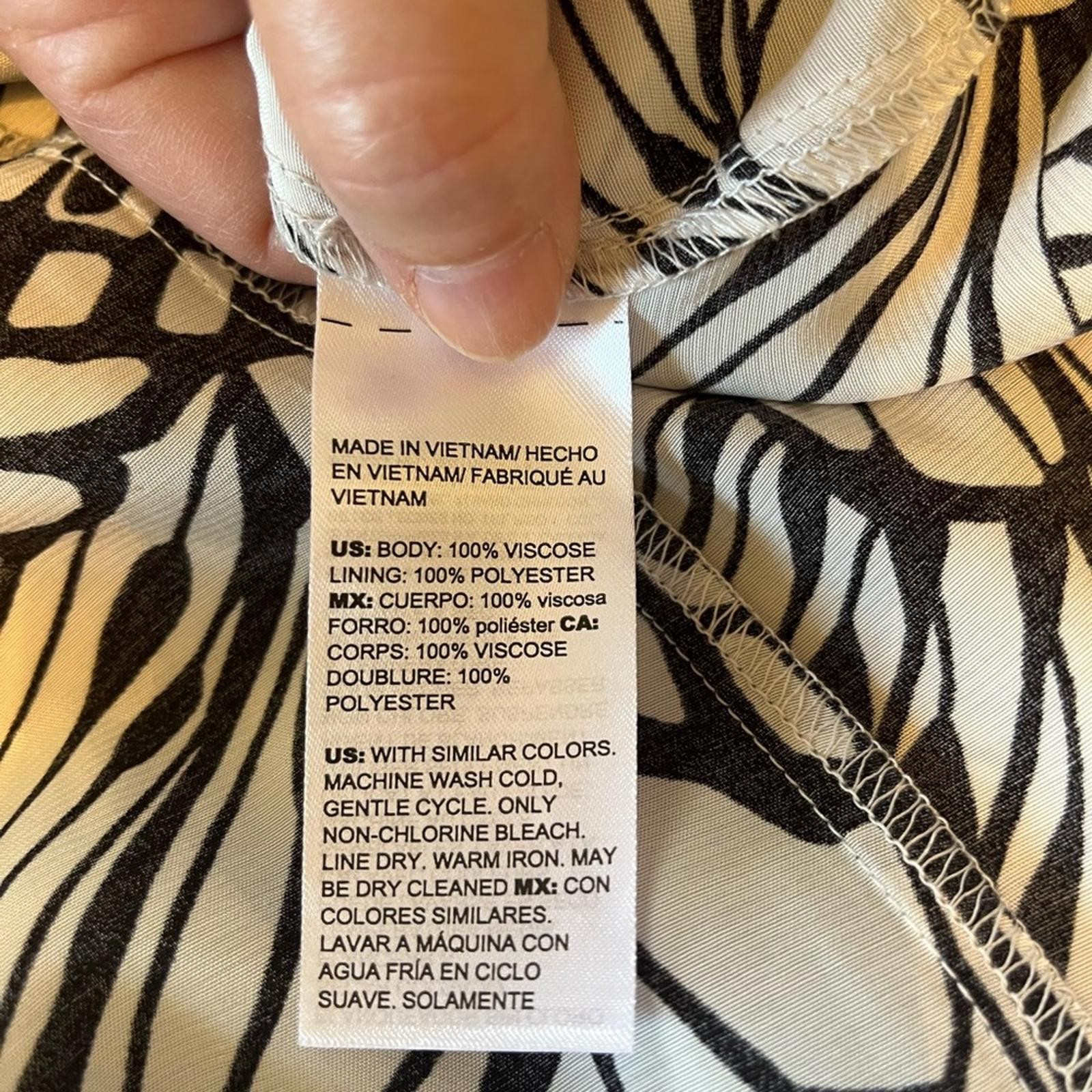 Chico’s Black & White Butterfly Maxi Dress w/ Pockets – Flowy Casual Chic