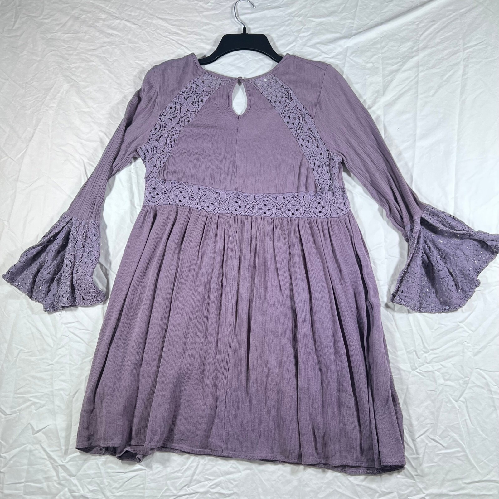 She + Sky Womens L Lavender Lace Bell Sleeve Boho Shift Mini Dress