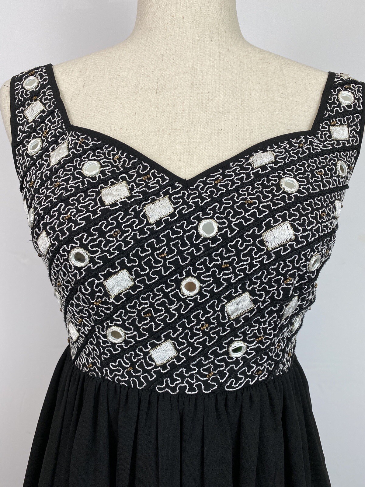 Madison Womens Dress Size Small Black Embriodered