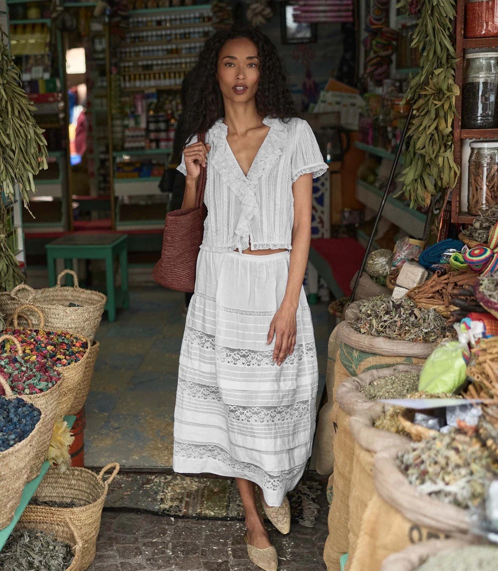 Doen Lace embroidery half skirt long skirt ruffle edge short sleeved shirt