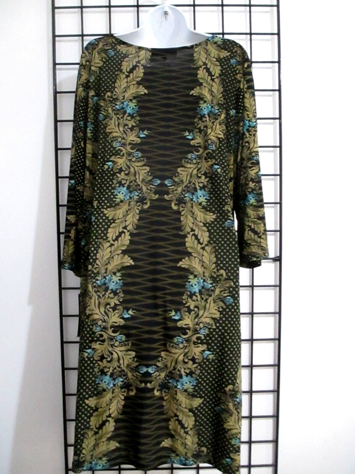 “NEW” MILE GABRIELLE 🌸 SIZE 3X==BLACK, PRINT / STRETCH KNIT SHIFT DRESS