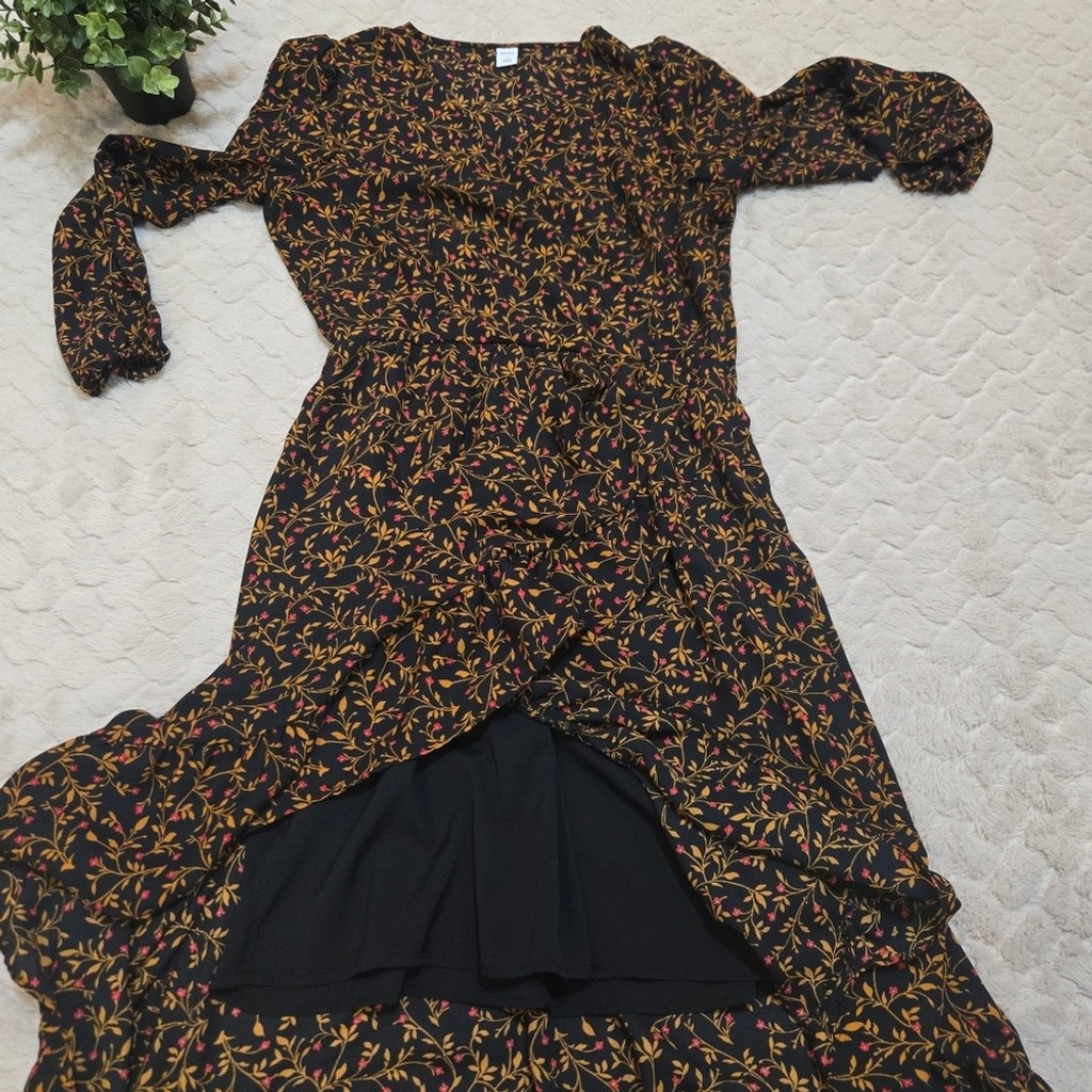 Old Navy Black, Gold, and Red Faux Wrap Ruffle Skirt Midi-Dress, Small