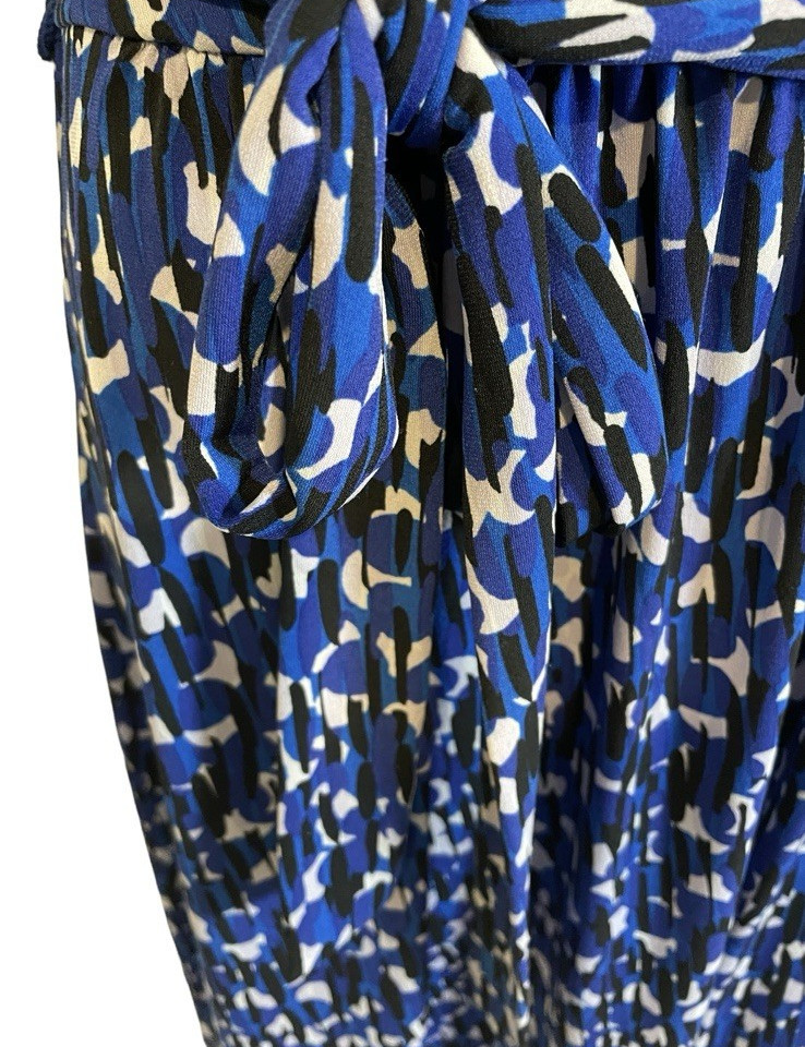 Coldwater Creek 14 Blue Print Polyester Knit Sleeveless Knee-length V-neck Dress