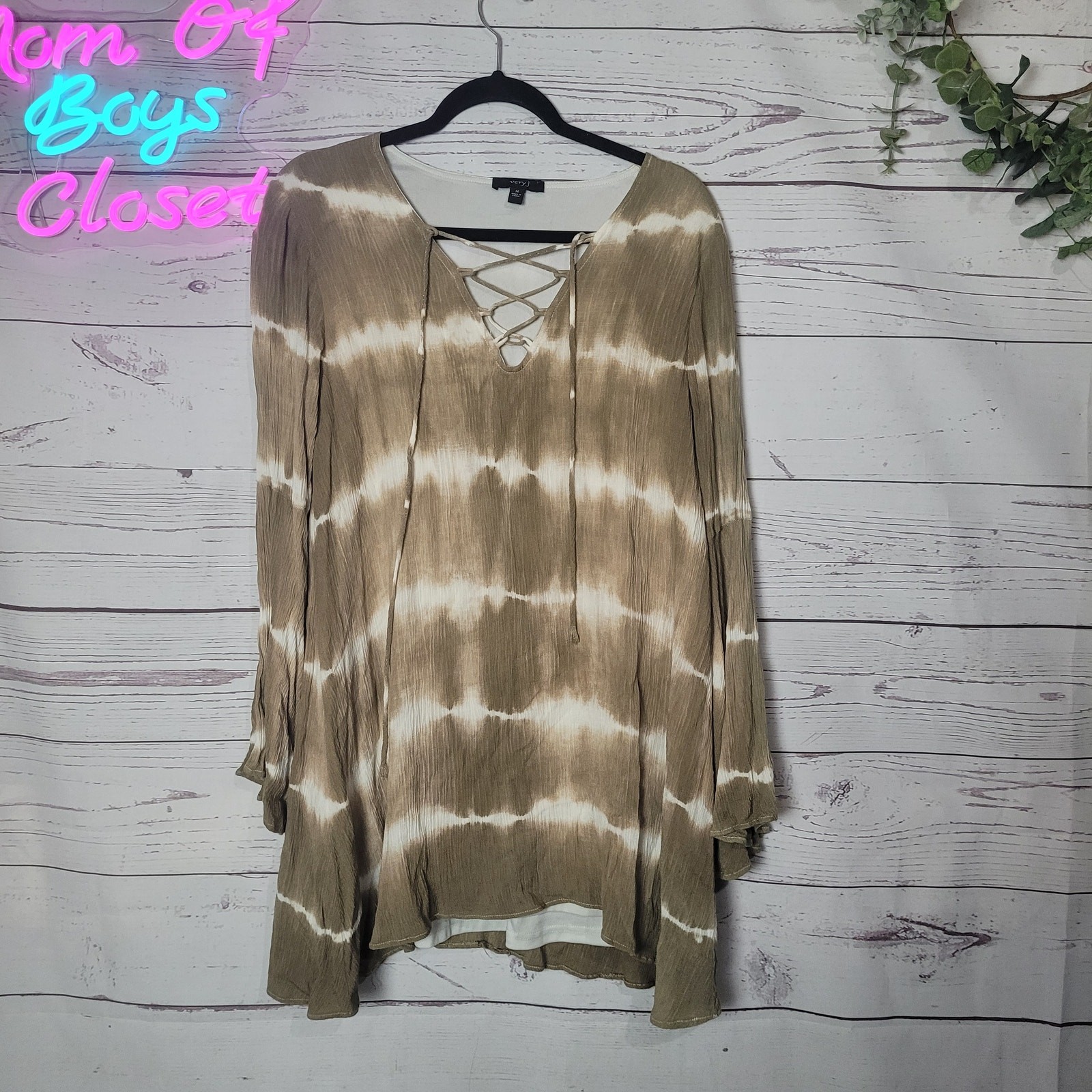 Very J Tan White Tie Dye Lace Up Front Long Sleeve Dress Womans Size Medium