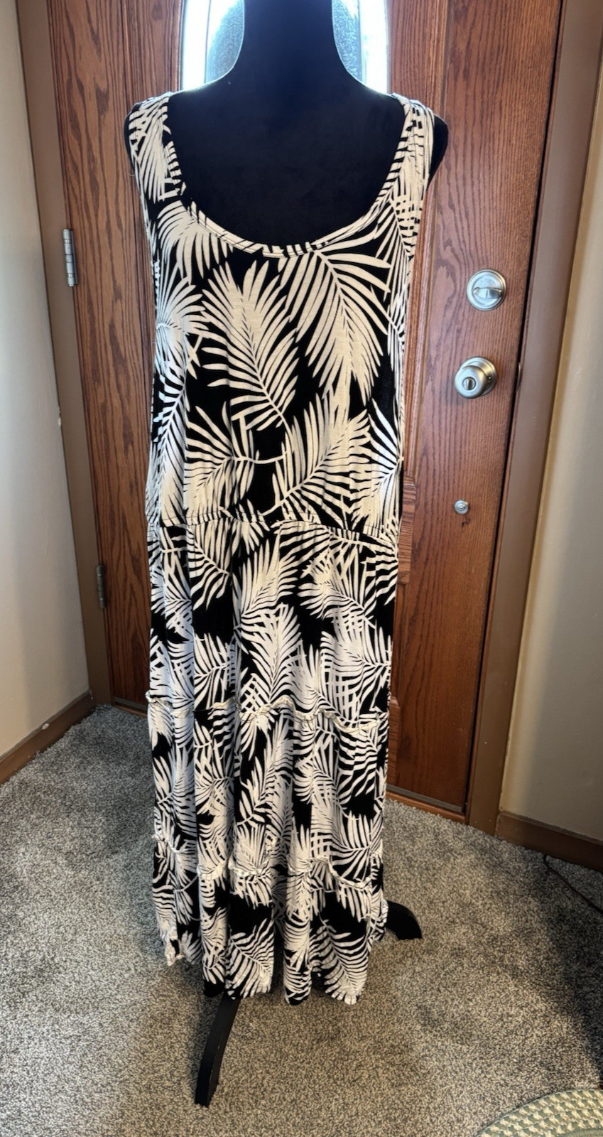 Terra & Sky 2X (20W-22W) Women’s Black/ White Strechy Racerback Midi Sundress