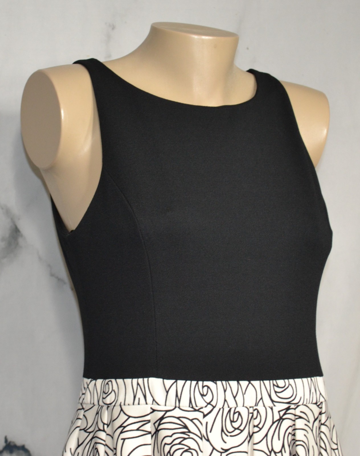 LIZ MINELLI Black Ivory Fit & Flare Sleeveless Dress Large Solid Bodice Floral S