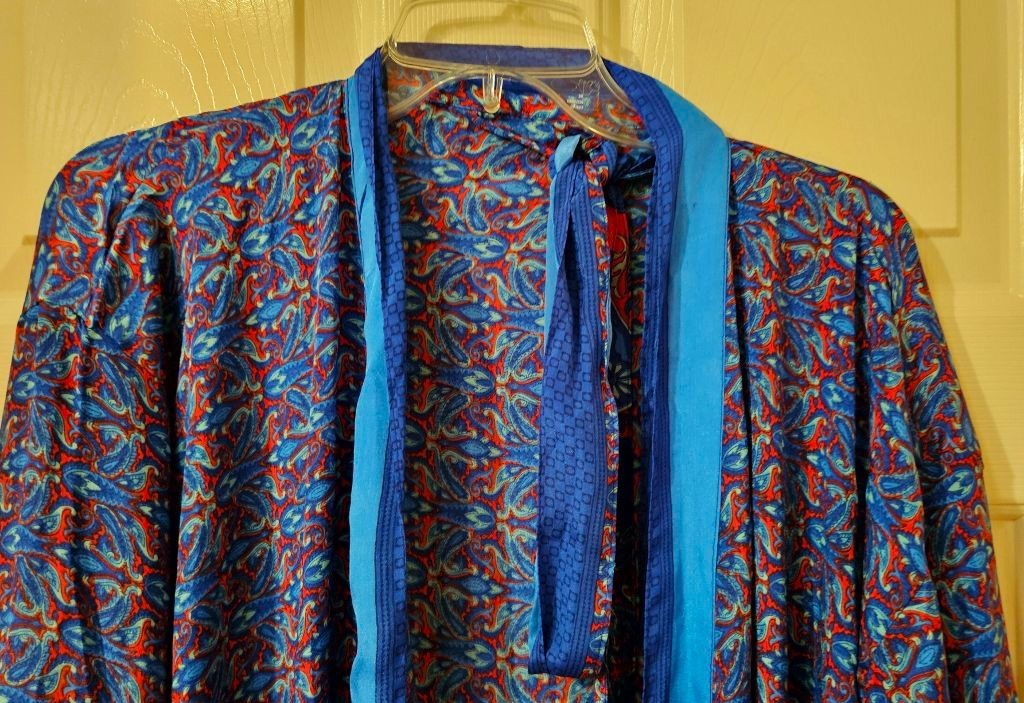 Art Silk Kimono Robe~ Womens One Size~ Kimono w/Tie ~Paisley ~ Blue, Red ~ New