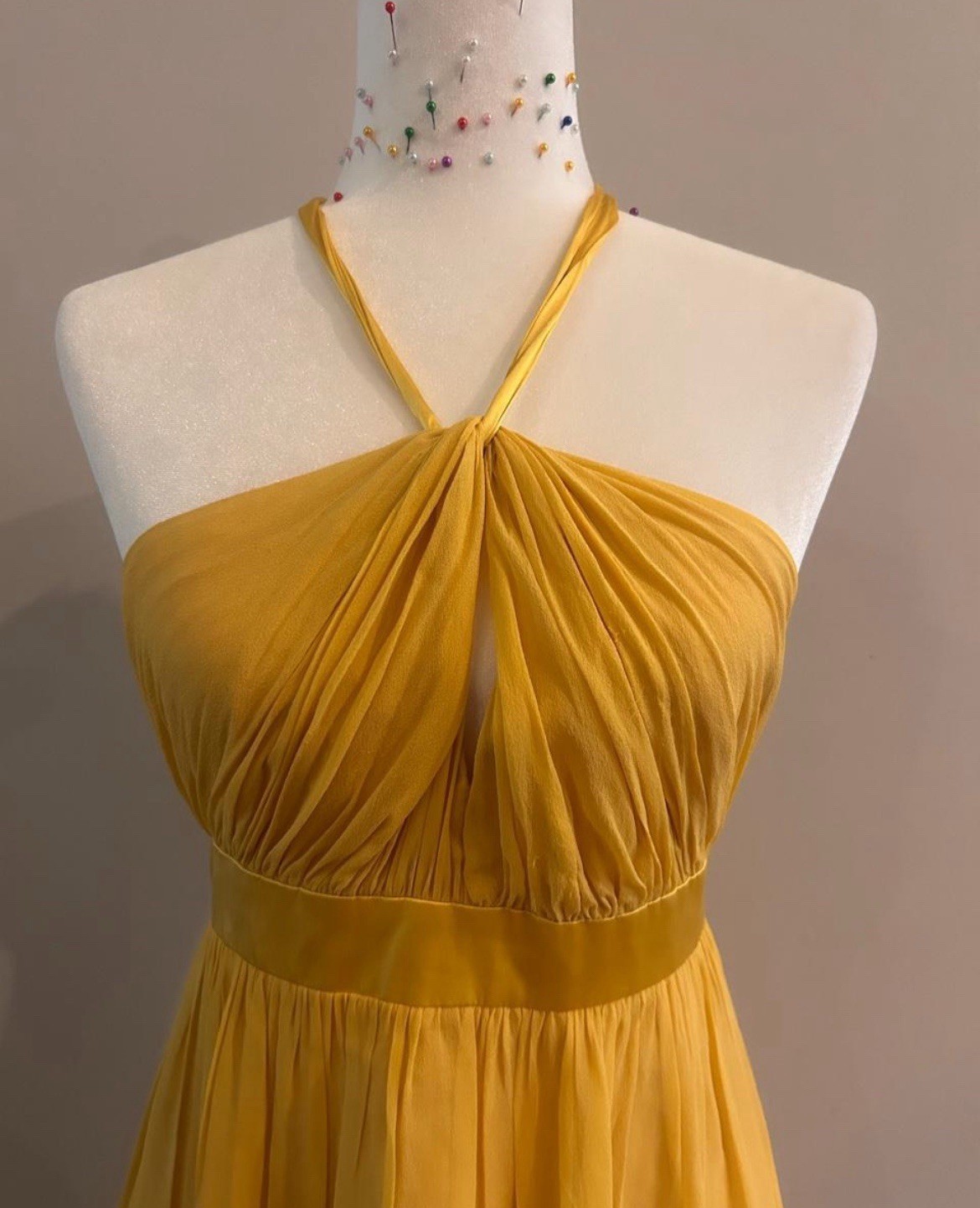 Donna Morgan Yellow Silk Chiffon Halter Pleated Knee Length Dress Size 2
