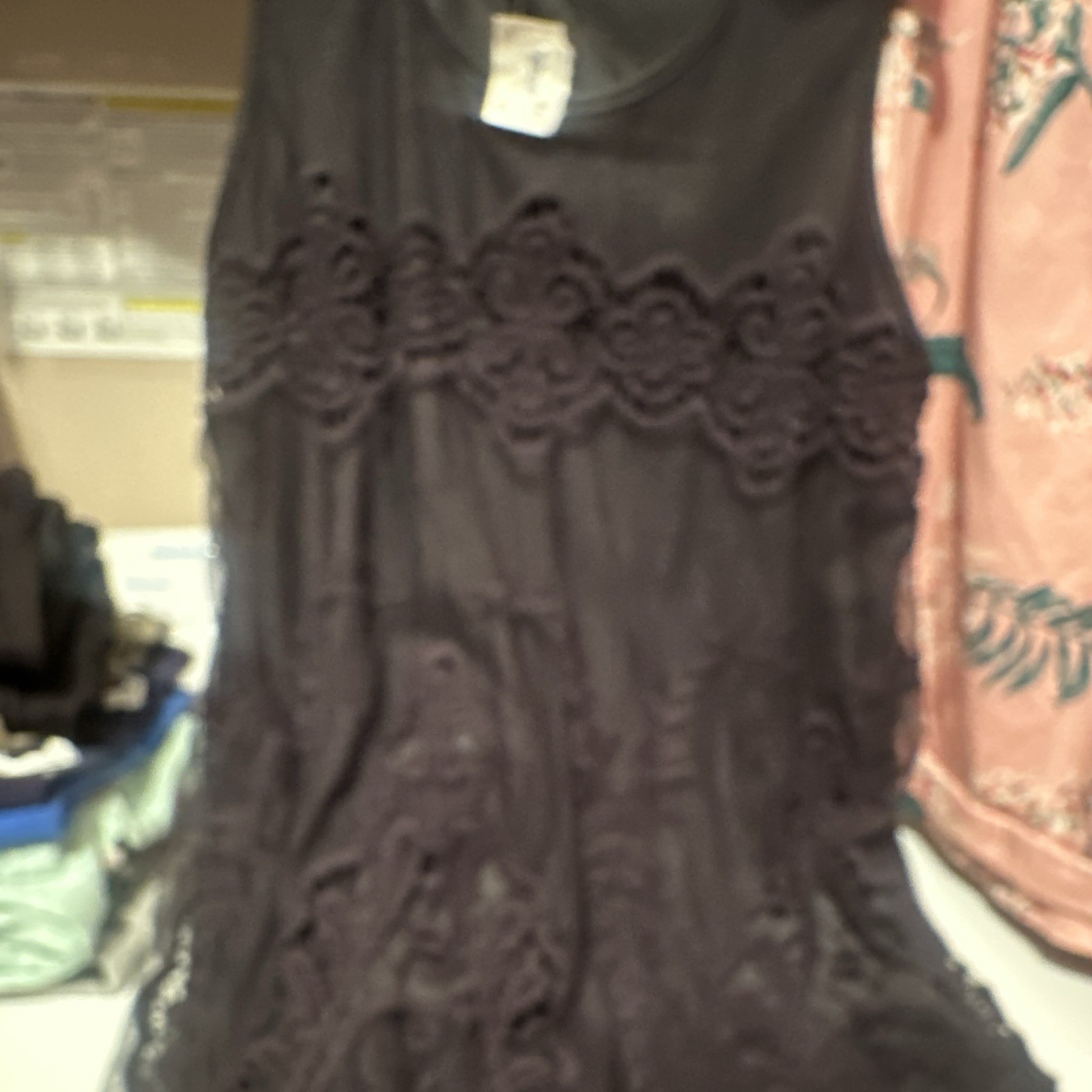 Pink Bouquet Black Solid Lace Accent Sleeveless Scoop Neck blouse Pullover M