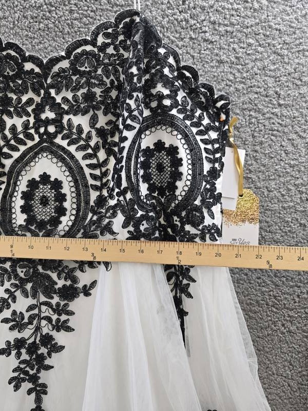 Say Yes Trendy Plus Size Strapless Embellished Gown Women’s 20W White/Black