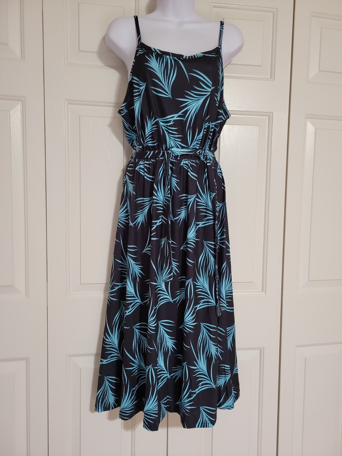Women Summer Spaghetti Strap Leaf Print Pep Hem Belted Midi Dress Size L NEW