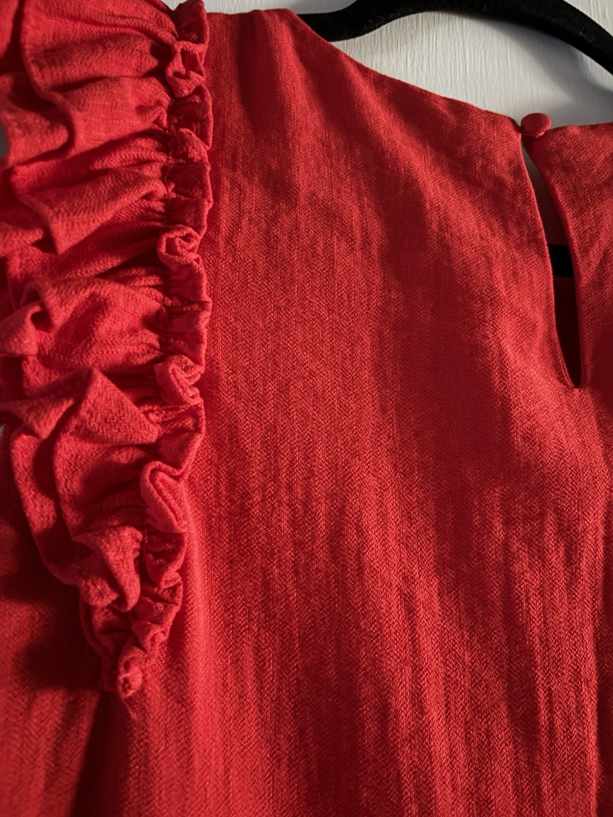 CeCe Red Solid Crew Neck Keyhole Ruffle Shift Knee Length Dress Women’s 4