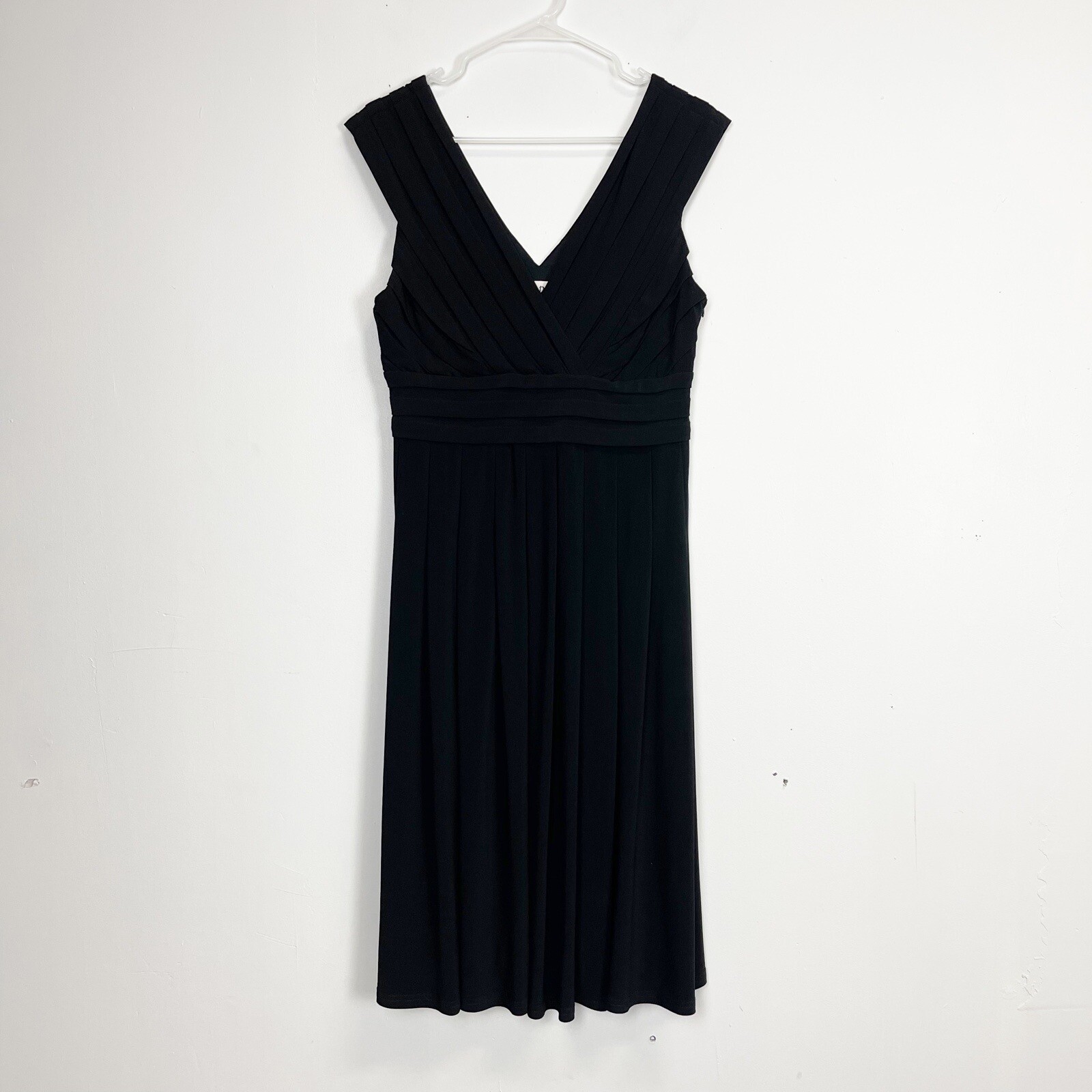 Joseph Ribkoff Pleated Dress Womens 10 Black V-Neck Sleeveless Zip