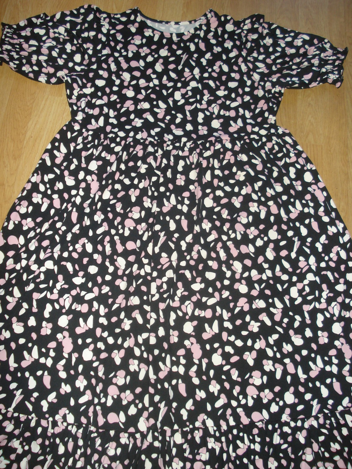 JD WILLIAMS BLACK/ PINK/WHITE POCKETS FLORAL POLY/ELASTANE SHORT SLEEVE UK 16