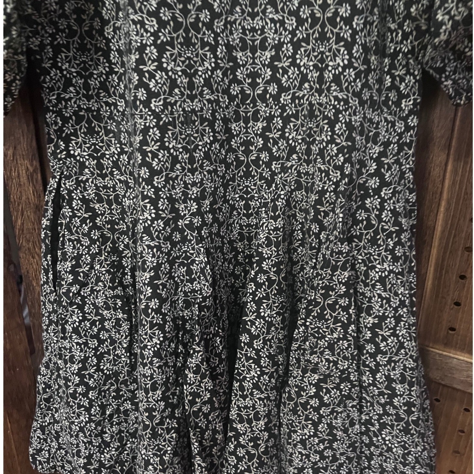 Universal Thread Linen-like Black White V Neck Dress Floral Size XS cottagecore