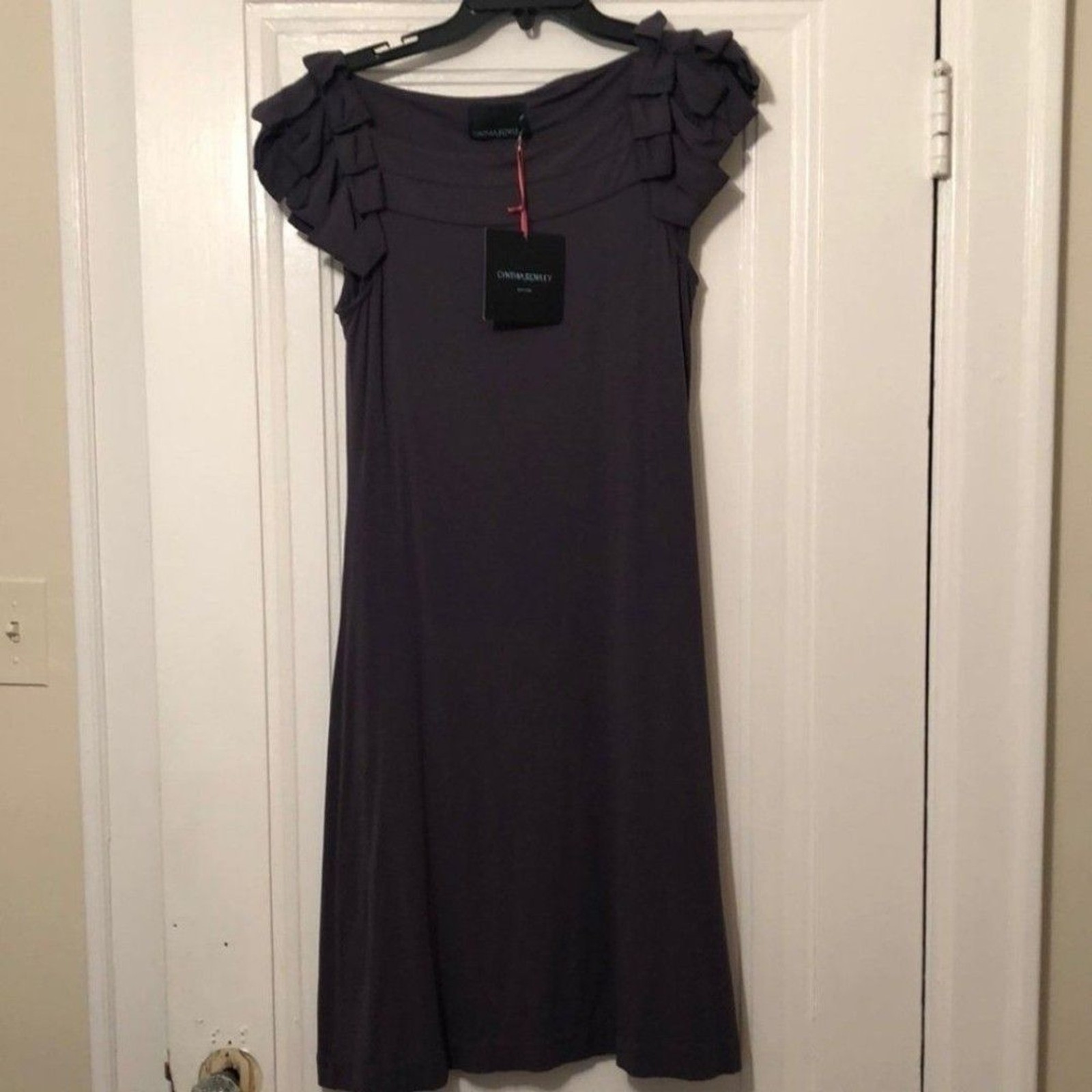 Cute grey dress with shoulder design Cynthia Rowley
