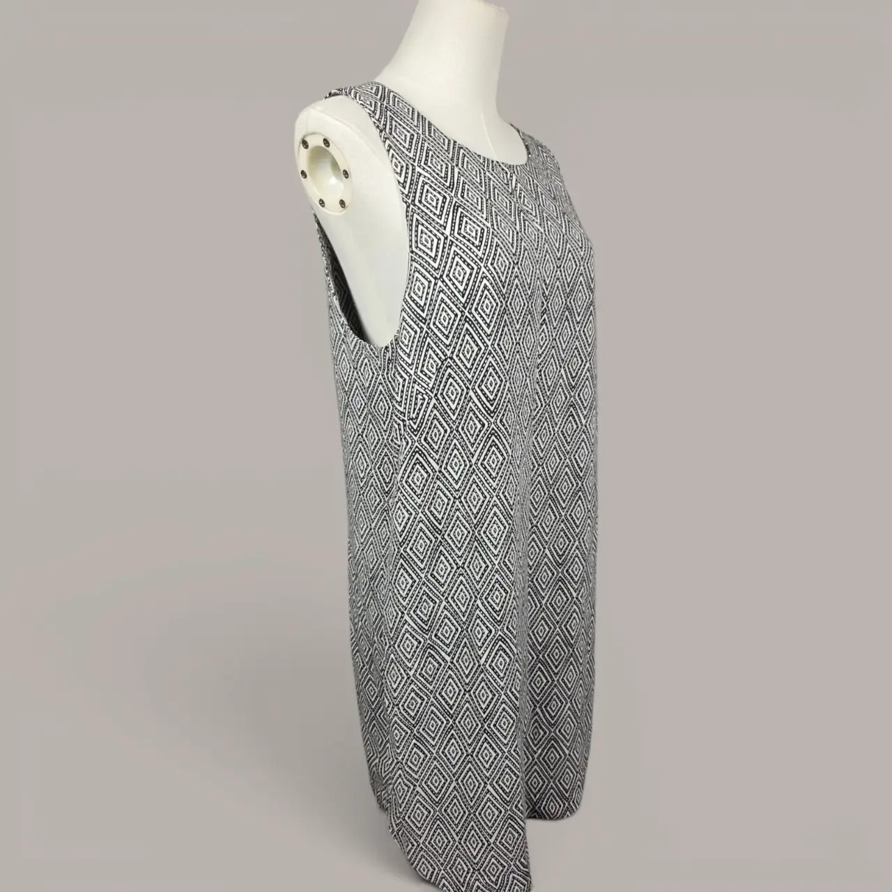 H&M Black White Geometric Diamond Print Sleeveless Shift Dress Tunic US 10