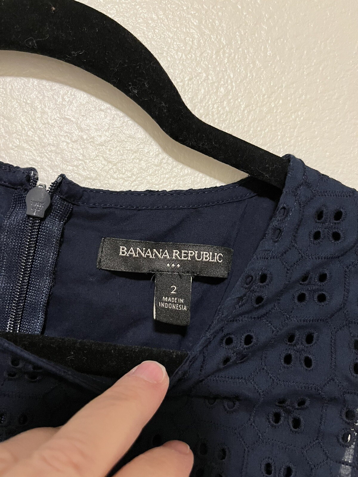 Banana Republic Navy Eyelet Shift Dress Size 2 Romantic Classic Modern
