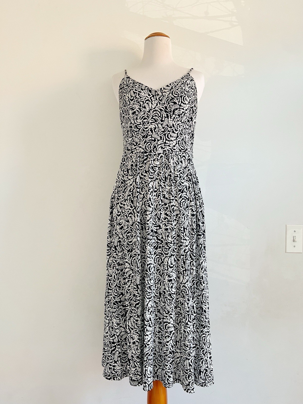 Loft vine print midi cami dress v neck whimsy sundress black white floral small
