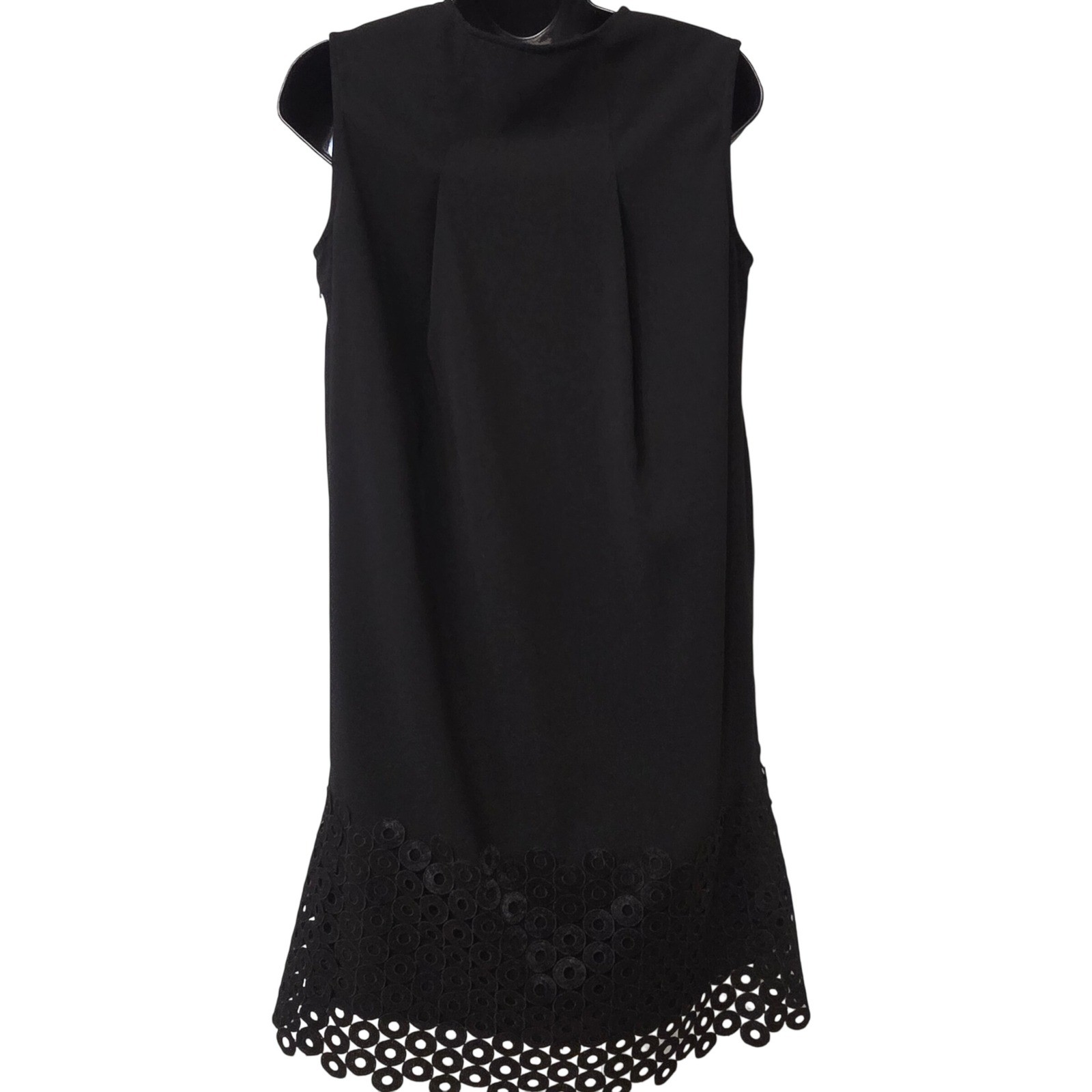 Lela Rose Black Sleeveless V-Neck Shift Dress Laser Cut Circle Hem Size 8