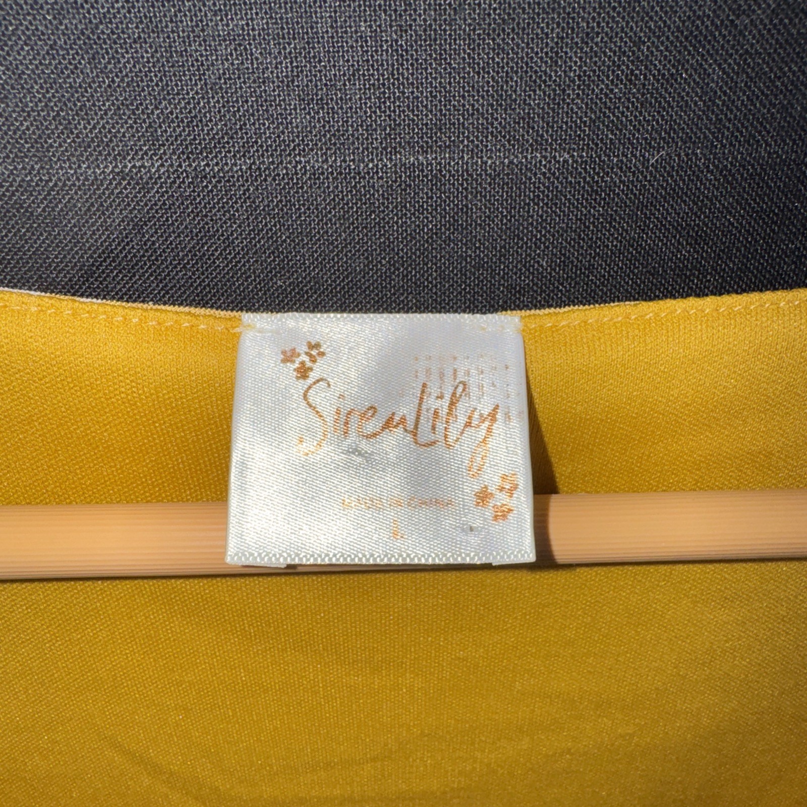 SirenLily Womens Yellow Gold Cross Over V Neck Fit and Flare Sleeveless Dress L