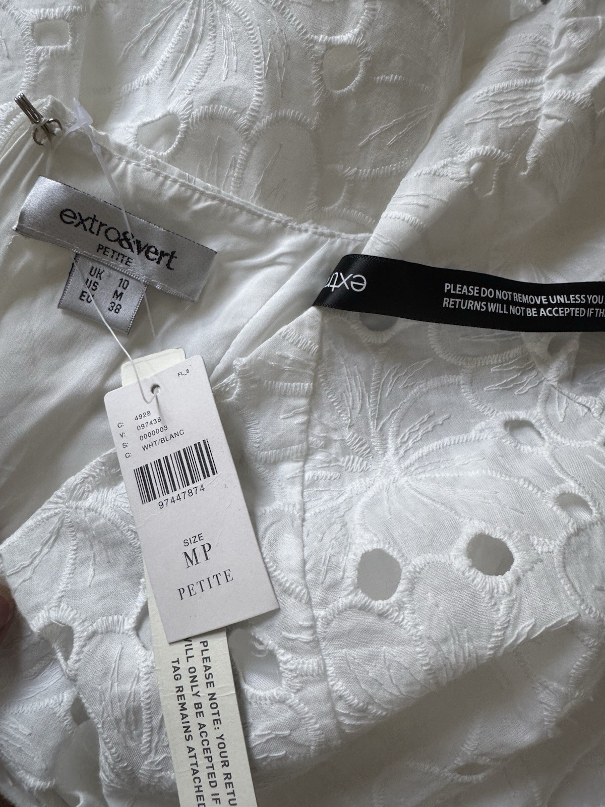 NWT Size MP – Extro&Vert Ada Flutter-Sleeve Broderie Midi Dress