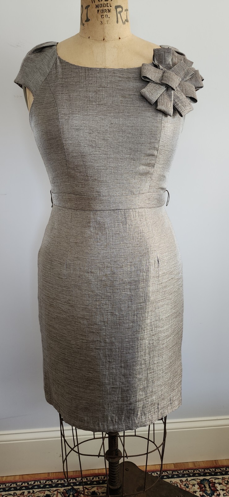Muse Woman Dress Shimmery Grey/Brown SZ 10 Cap Sleeve Flower Business Chic