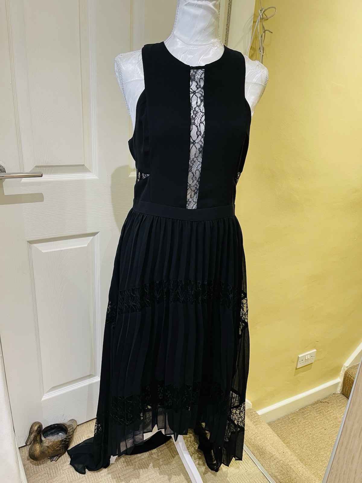 Adelyn Rae Black Lace Pleated Midi Dress Size M Sleeveless Evening Occasion