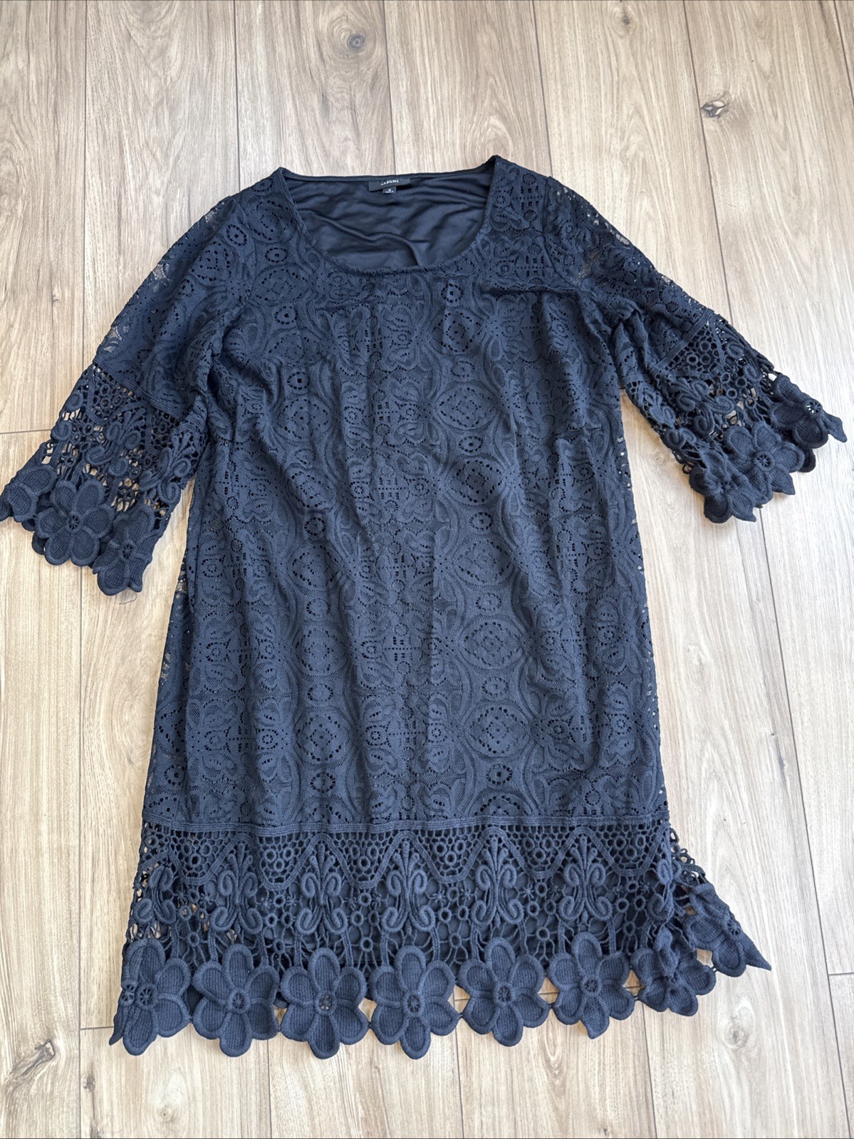 ALFANI Woman Black Lace Overlay Dress Crochet Accents Shift Stretch Lined 1X