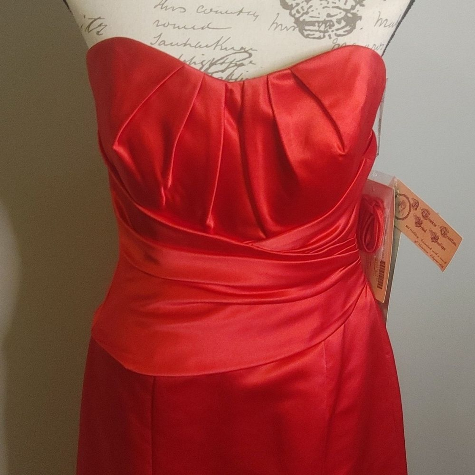 NWT Belsoie Red Satin Sweetheart Neckline Strapless Full Length Dress 8