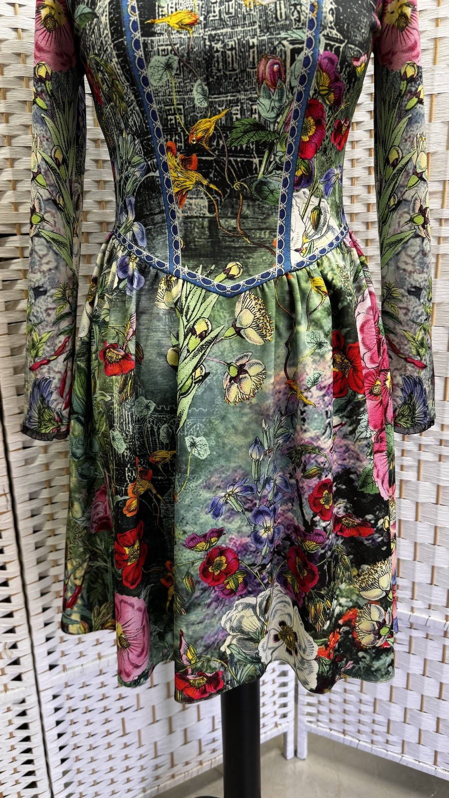 Michal Negrin Elegant Floral And Crystals Dress Size – 36 – NWT