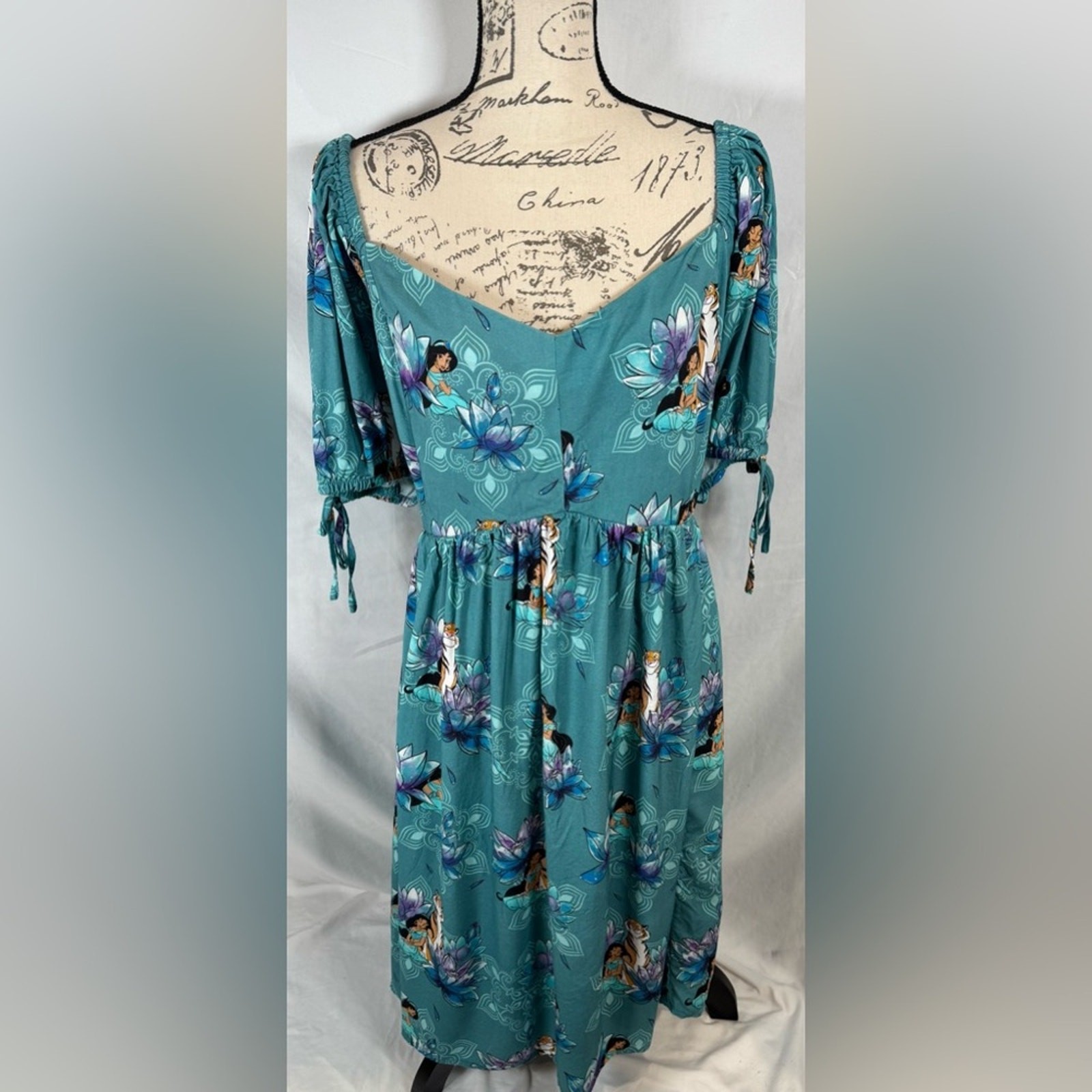 NWOT HER UNIVERSE DISNEY Aladdin Princess Jasmine Floral Midi Dress 4X