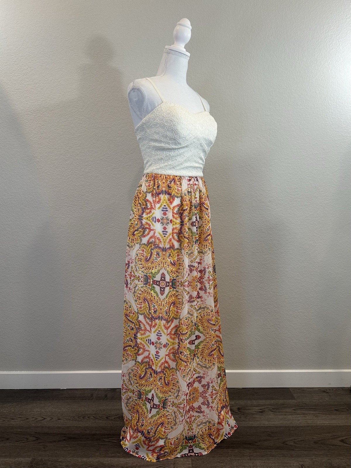Lily Rose White Lace Bodice Paisley Elegant Women’s Maxi Dress – Size S