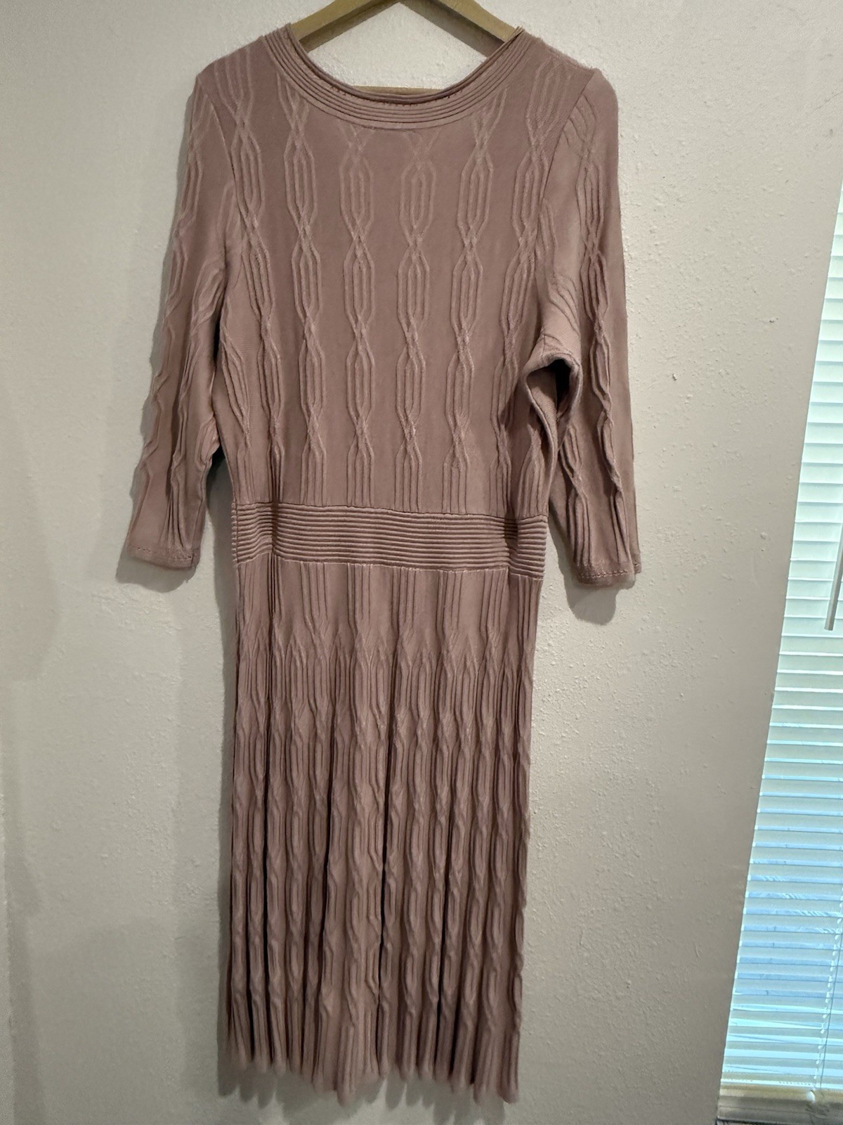Dusty rose Light sweater Dress 14-16W Elbow Length Sleeves