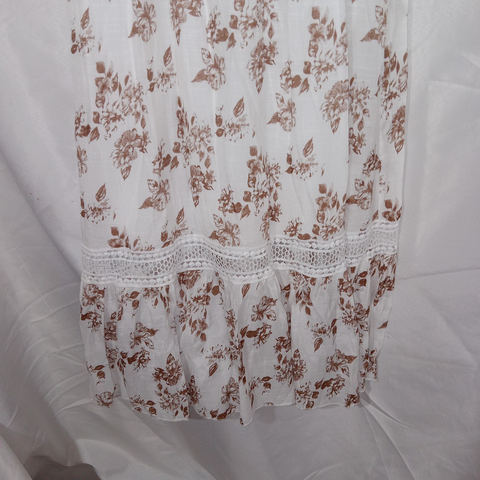 NWT J Gee Maxi Dress Size L White Brown Floral Cottagecore Smocked Boho Flutter