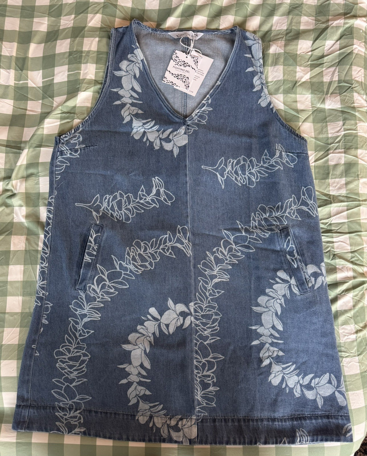 FIGHTING EEL, Dress Vera – Dark wash, plumeria lei. Sleeveless, V-neckline.