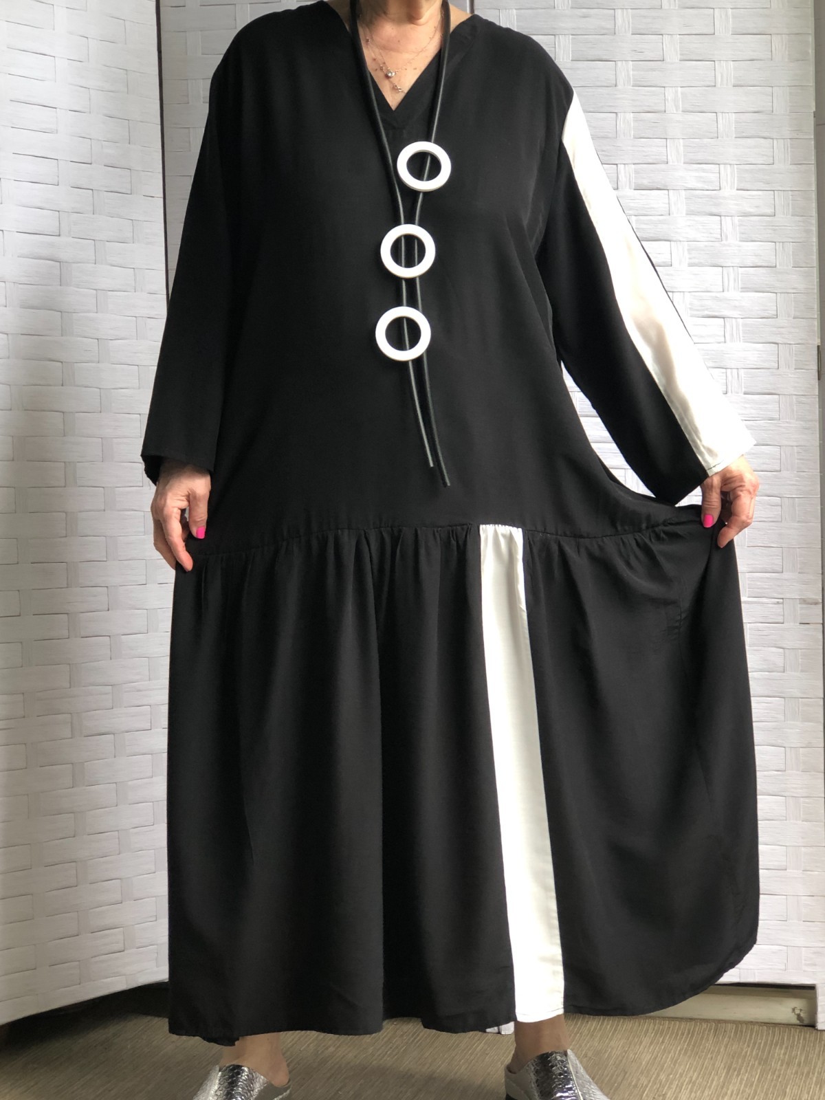 LAGENLOOK ARTSY BOHO OVERSIZED BLACK VISCOSE DRESS WITH NECKLACE PLUS